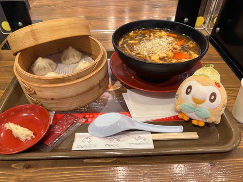 ももっ！
(今日のお昼だったもの！)
もーもーも！
(すーらーたん！)