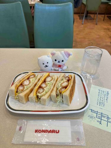 念願のエビフライサンド🍤