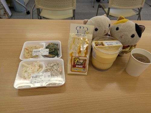 今日の昼ごはん
100円ローソン