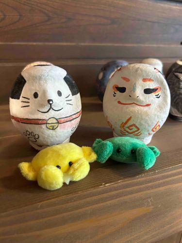 ちいさいほごしゃがだるまのえつけ🎨🖌️してたよ。
なんかはぎーわぎーにするってはりきってたの