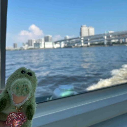 おさんぽだー！！！
すいじょうばす、ほごしゃもはじめてなんだね🐊✨