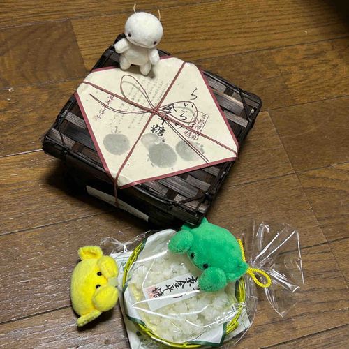 おやつ！おやつ！
きょーとのこんぺいとうやさんなんだってー
らいちとらふらんす🍐あじ、おとりよせしたよ！