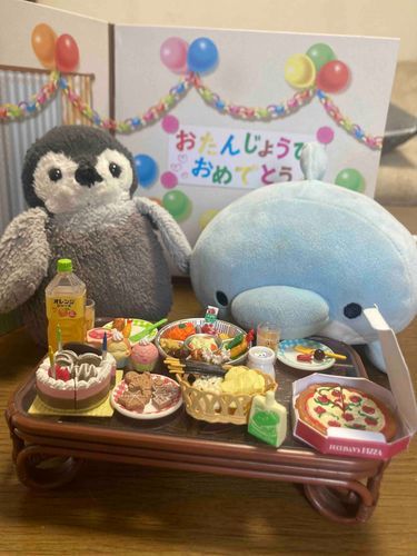 ペンペンといるたがふわもこ始めた記念にパーティー🥳食べ物がたーくさんあって幸せだった 💕