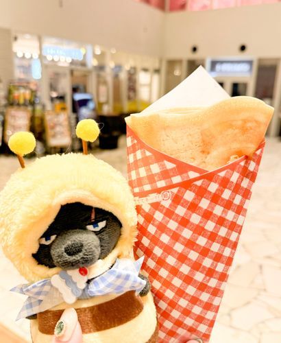 初めての投稿だ。
テストも兼ねている。
クレープが美味かった。
人間の指みたいなのが写ってるのは気にするな。
（みず🐝）