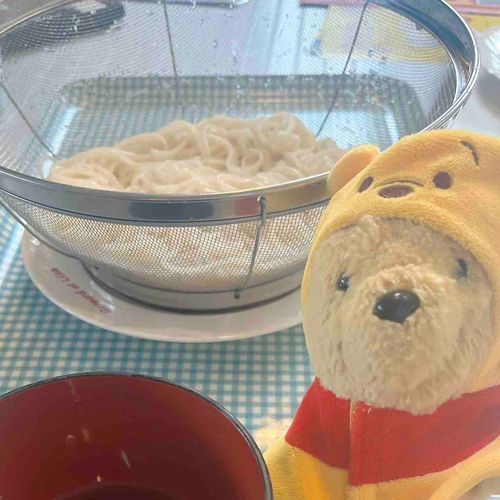 暑すぎて我が家でもそうめんの時期だね
特にうちの地域はそうめんが有名でたくさん家にあるんだよ