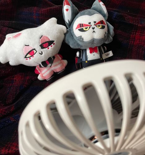 あっちぃ…日本の夏ってこんなに過酷なのかよ…
Byハスク

飼い主サンはまだ夏には程遠いって言ってたよ…俺死んじゃう…
Byエンジェル

マジかよ…まだ暑くなるのかよ…
俺たちは特に全身モコモコだからな…夏はどうも苦手だ
Byハスク