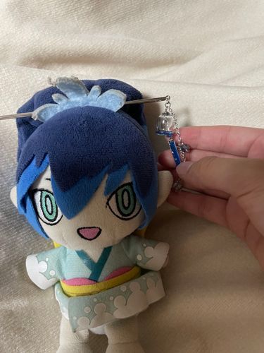 かんざしを貰ったわ！お揃いなんだって！
私にピッタリの青色の風鈴、涼しそうで嬉しいわ！
Byふぶたん