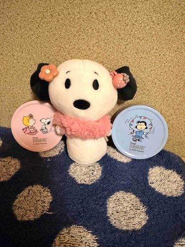 昨日のかえりみちにかいぬしコンビニいってみつけてきた!!
スヌーピーのキャンディー🍬✨️
ランダムで入ってるんだけど、ピンクとブルーどっちもかわいかったよ❨･¨⬮💕💕
今日のおやつはキャンディーだっฅ(･¨ ●)✨️