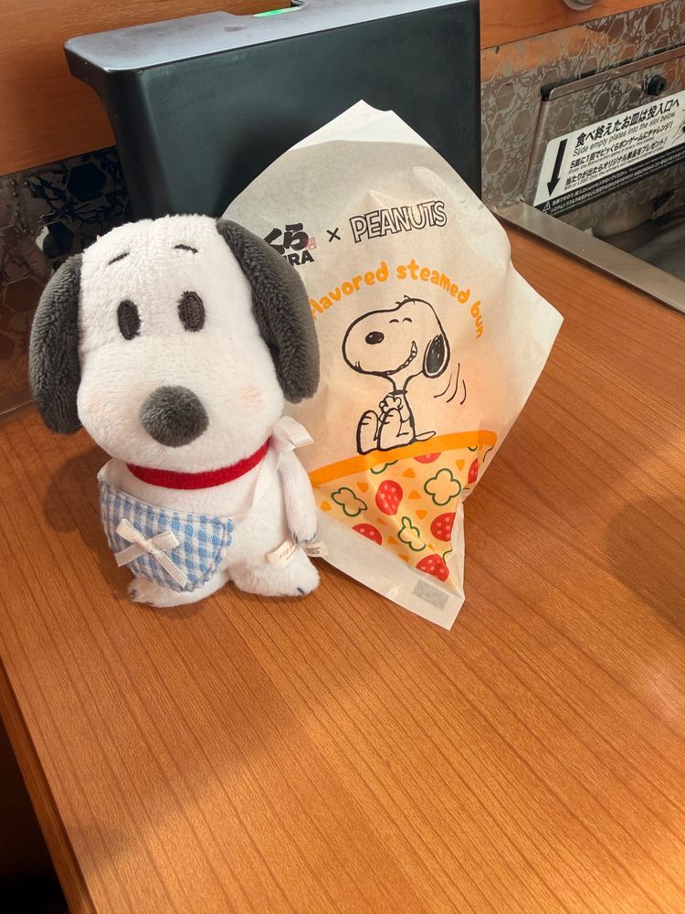 くら寿司スヌーピーコラボに行ってきたんだぁ（・¨●）
美味しく食べて、狙ってた寿司皿ゲットできて嬉しい💕💕
コラボ商品のピザまんも食べれておなかいっぱいだぁ!!

