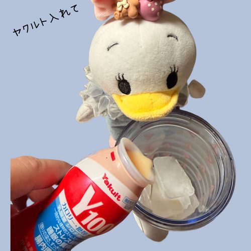 最近夏バテぎみのお家の人に✨️
ディの20秒クッキングなの!!
ヤクルト入れて➞オロナミンC入れて➞まぜまーーーぜ🥤✨️
元気がでそうなドリンクの出来上がり✨️
お風呂上がりにきゅーっといっぱいなの✨️
ヤクルトの睡眠の質の向上でお家の人の疲れがとれたらいいなぁ😊