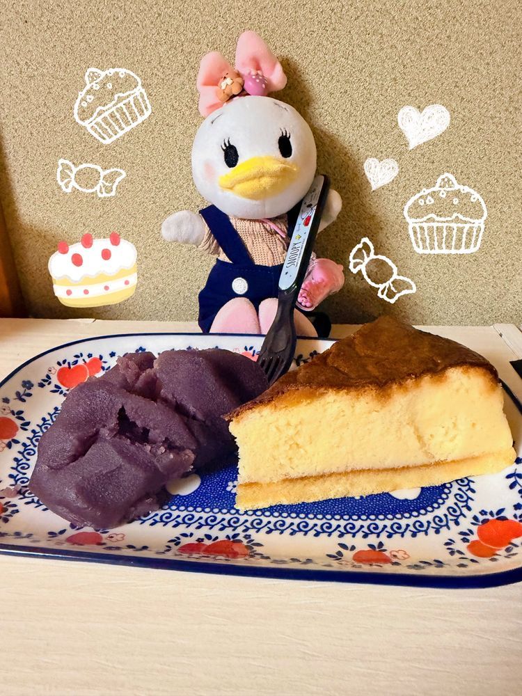 きょうは、お家の人のいとこのお家におじゃましてきたよ🤭💕
なんだか風が吹いてて涼しかったよ🍃✨️
おひるはピザ頼んでくれて美味しく頂いたよ😆👏
お家に帰ってお家カフェ💕
おやつはチーズケーキと赤福食べたよ😆充実した一日だったよ☺️
