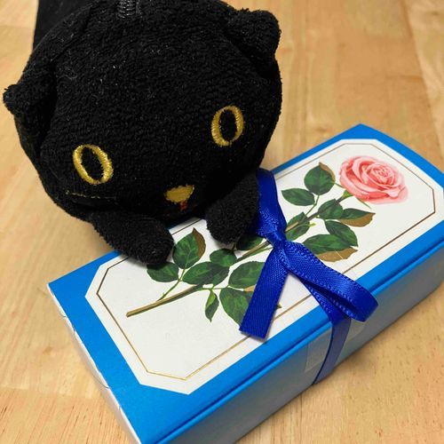 バラのお菓子🌹食べるよ