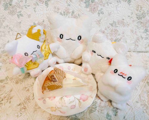 まるまるです！サンリオキャラクター大賞12位✨おめでとうのケーキをもらったよ🍰うれしい！！