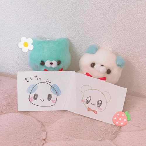 似顔絵描いてみた！
おえかき大好き🎶
もくはおみずちゃんを描いて
おみずちゃんはもくの絵参考にして描いてくれたよ！
#似顔絵