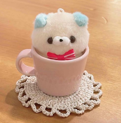 ちっちゃなコップに入ってみた！
てぃーかっぷプードルならぬ
てぃーかっぷたれいぬだね！