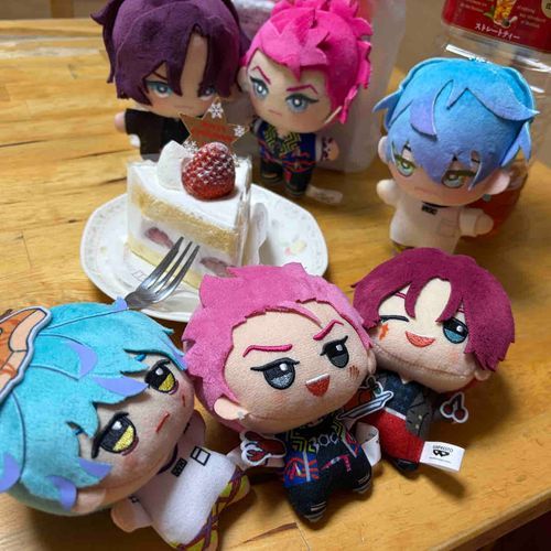 🩵🩷💜ケーキだ！！
メリークリスマス✨🎄

メリークリスマス✨
奇跡的にクリスマスがお休みだったからケーキパーティーしちゃった✨

