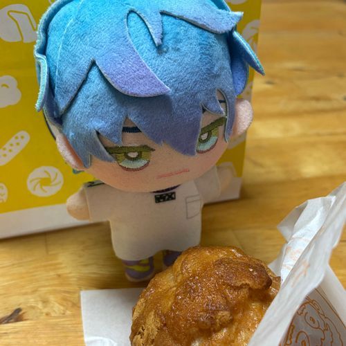 ビアードパパのシュークリームです…
サクサクで美味しい😋…
主さんが好きで良く買ってくるので一個貰っちゃいました❤️❤️