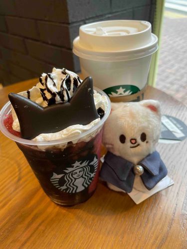アサイーベリーフラペチーノとホワイトモカ