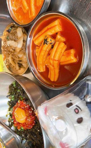 ランチ66種食べ放題