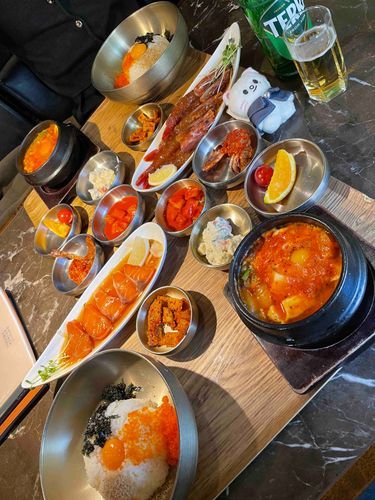 プングム本店ランチ定食〜カンジャンサーモン純豆腐チゲパプサン〜