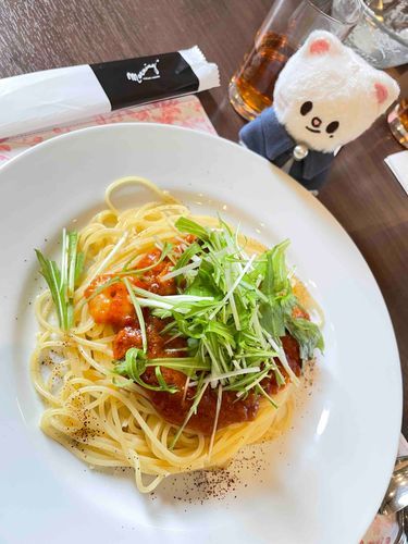 季節のパスタプレート「海老と水菜のオマールソースパスタ」