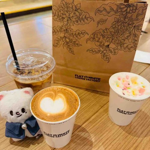 フラットホワイトコーヒー