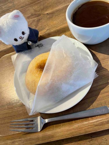 シュガードーナツとライトブレンドコーヒー