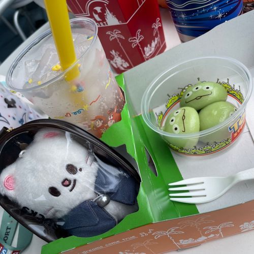 リトルグリーンまん、スパークリングドリンク(フルーツ&ナタデココ)
