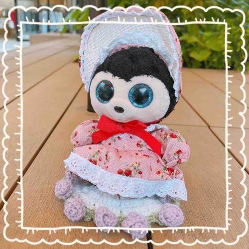 お出かけする時ように、毛糸でマットを編んだよ☺️🧶
まーるくて周りにバラの花が咲いてるんだぁ🌹
ぎゅっとすると花束みたいになるのがかわいいポイントなんだぁ💐