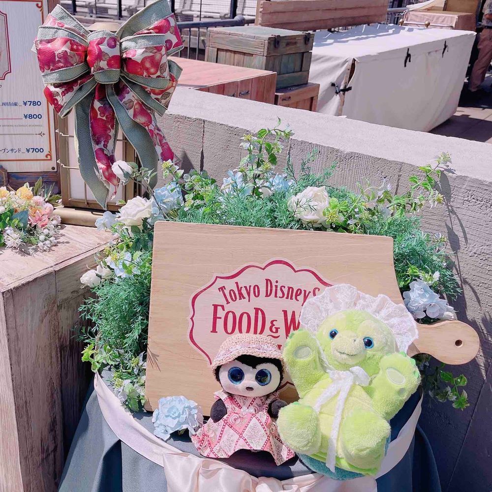ディズニーシーにお出かけしたよ🏖

フード＆ワインフェスティバルっていうイベントをやってて楽しみにしてたんだぁ🥰
牛カルビの冷やし麺と、カフェラテのカクテルがおいしかったよ🌟