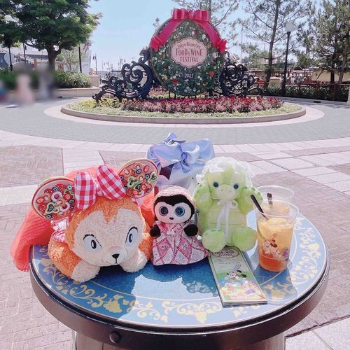 ディズニーシーにお出かけしたよ🏖

フード＆ワインフェスティバルっていうイベントをやってて楽しみにしてたんだぁ🥰
牛カルビの冷やし麺と、カフェラテのカクテルがおいしかったよ🌟