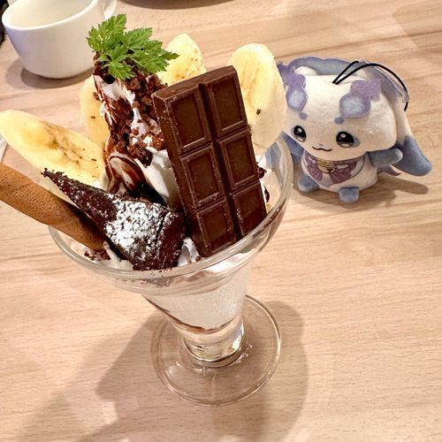 ちょまとさまざまなおいしいもの
友達とおしゃべりしながらのチョコバナナパフェ