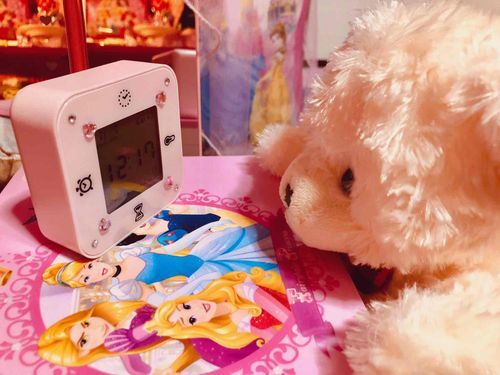 時計壊れちゃったんだ。
せっかくペコポペンギンが
「らいんすとーん」で可愛くしたのに。
残念だなあ。