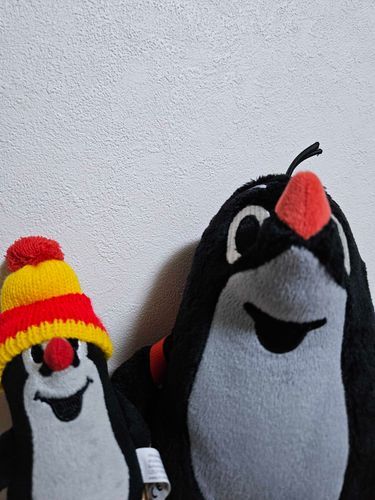 Mám nového kamaráda!
Nemyslíš, že má hezké obočí?
(おともだちが できたよ！まゆげがかっこいいと おもわない？)