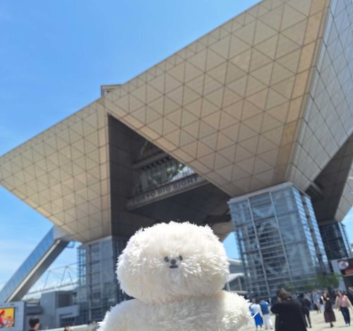 にちよびに でざふぇす いてきたもさ～
まんぷくちゃんのおともだち いぱいだたもさ！
ぬしも ほくほくしてて うれしそで
まんぷくちゃんも うれしかたもさ！

あたらし おともだち おうちきたけど なかよくできるか ちょとしんぱい…
いしょに ごはんたべたら なかよくなれるかな