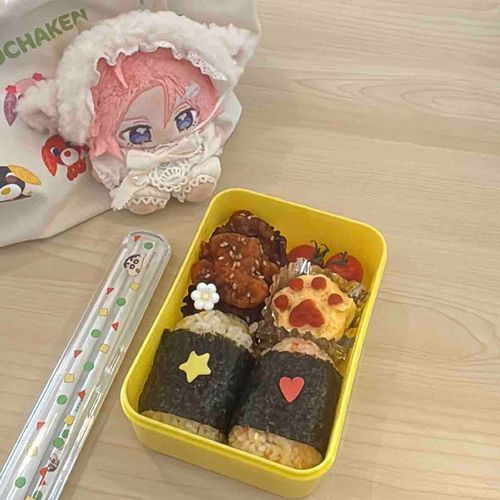 やんにょむちきんのおべんとう！ぬちはんにつくってもろたけど、こどもにはからいかもっちいわれたわ…わちはおとなやけど。