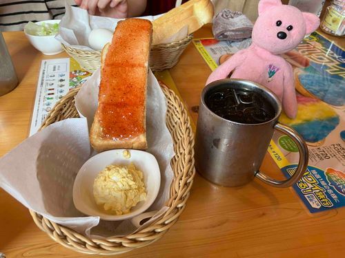 おはようございます。
今日はちょっと贅沢してモーニング食べにきたよ