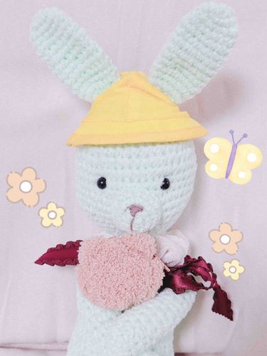 今日も幼稚園に行ってきたんだ〜！
黄色い帽子とふわふわなくまさんのリュックが必需品🐻！楽しかったな〜！