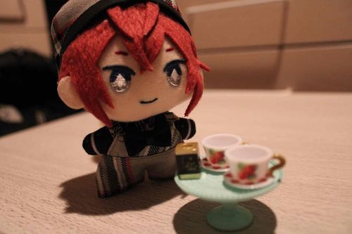 あたらしい てぃーせっとを てにいれたんだ つぎの なんでもないひが たのしみだね