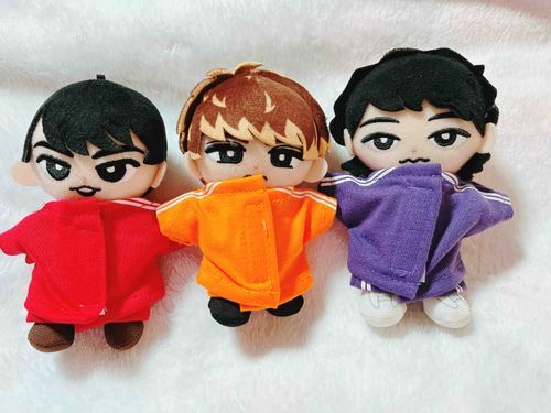 💜「みんな、こんばんはぁ。今日はぬしさんに買ってもらった服の報告だよー」
🧡「SnowManにスノーマンの格好さすの、おもろいなぁ。ぬくぬくであったかいで。」
❤️「お揃いのジャージも良いですよ。いつかこれを着て、遊びに出かけたいですね。」