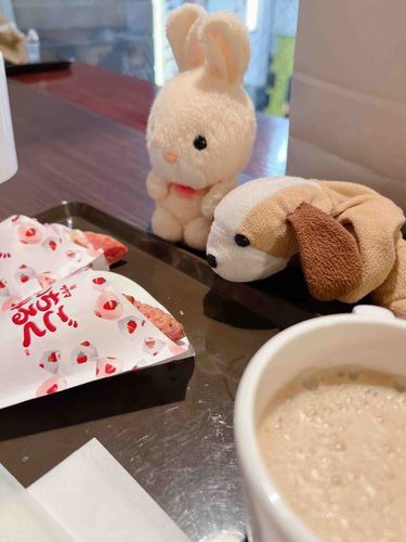 おともだちのみみちゃん🐰と会った時に、おいしいおやつを食べたわん🍓
きせつげんていに弱いわん〜