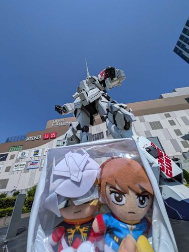 撤去されちゃう！と行ってきたお台場で、ユニコーンと撮りました。アムぬとシャぬです