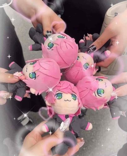 >_< ♡