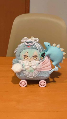 みて、べびーかー。おれのたいせつなもの、みーんな、のせるの。