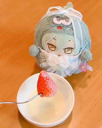 かいぬしが、いちご、たべてたから、ちかよっていったら、たべさせてくれた。んまんま