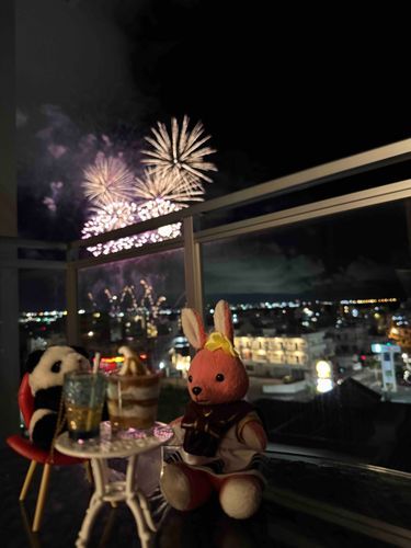出張花火カフェUSSAです🎆
キャラメルパフェを食べながら花火鑑賞はいかがですかー？？
#出張カフェUSSA