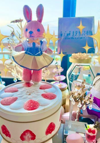 マスターからのバースデープレゼントがやっと届いたので、お着替えしてみました💖
マスターに可愛いけど、マミらないように気をつけてと言われてのですが、どゆこと…？