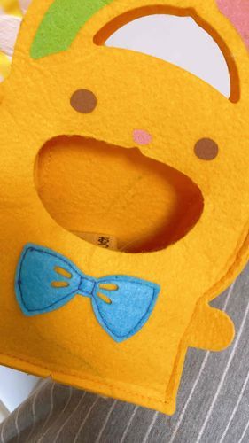 ふえーん！
お口の中になんか入ってる！