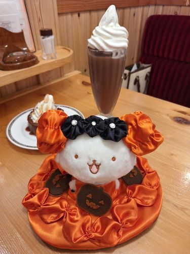 紫のドレス、裏はオレンジのカボチャドレスです。