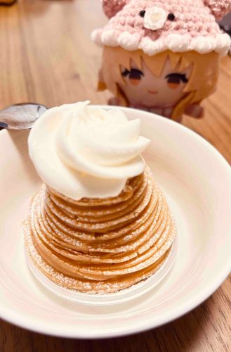 むぎパペとの初ケーキはモンブランにしました🌰
今年も美味しいものと一緒にたくさん写真を撮りたい！